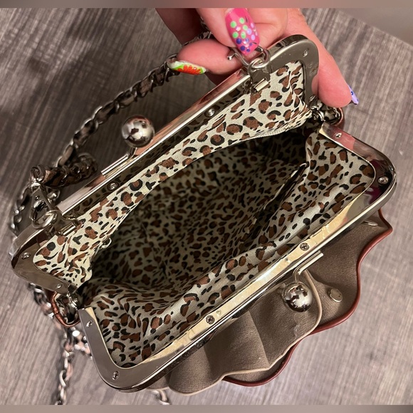 Chic Metallic Brown Floral Clutch - Picture 2 of 5